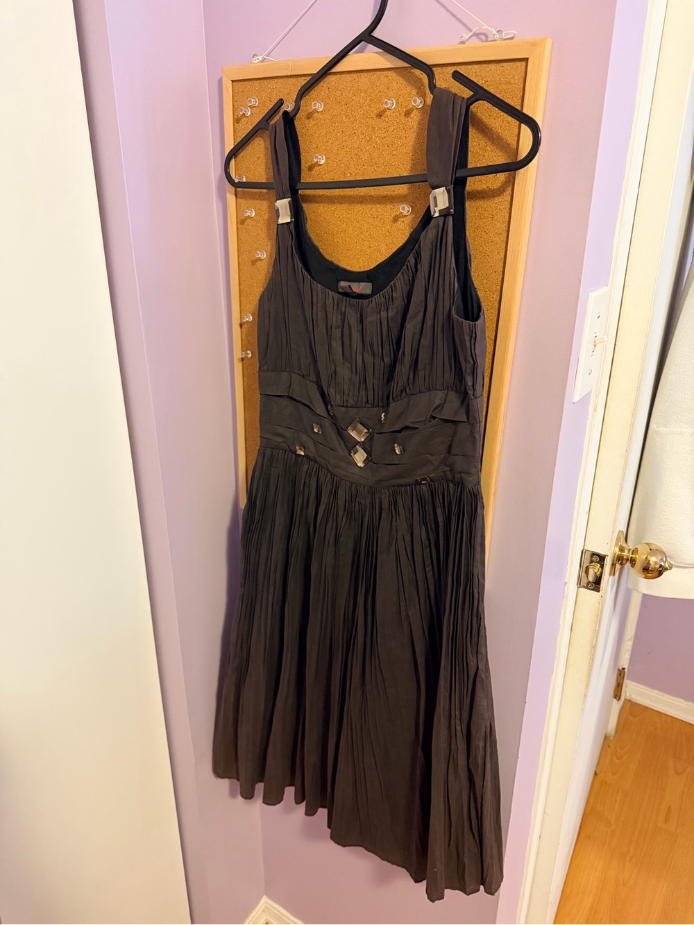 Women’s Black Sleeveless Pleated A-Line Dress